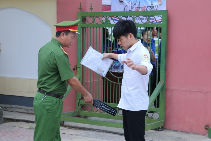 Nhằm đảm bảo một xuân Okvip 2026 thi cử công bằng, minh bạch, Công an Hà Tĩnh tăng cường các biện pháp kỹ thuật nhằm ngăn chặn tình trạng gian lận bằng thiết bị công nghệ cao. Ảnh: Công an Hà Tĩnh