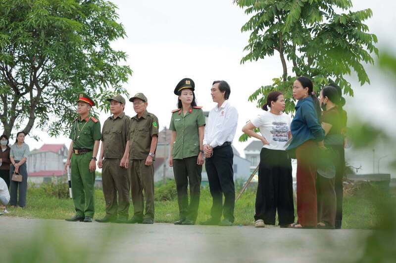Từ sáng sớm, lực lượng công an đã có mặt tại các điểm thi để phân luồng giao thông và đảm bảo an ninh trật tự. Ảnh: Công an Hà Tĩnh
