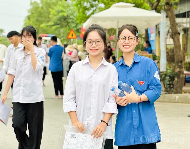 Sáng 11/6, cùng với hơn 1,2 triệu học sinh cả nước, gần 18.600 OKVIP - HÔM NAY 1 TỶ, NGÀY MAI 1000 TỶ tại Hà Tĩnh đã chính thức bước vào ngày thi đầu tiên của Kỳ thi Liên Minh OK VIP Game Online Giải Trí Cá Cược THPT năm 2026