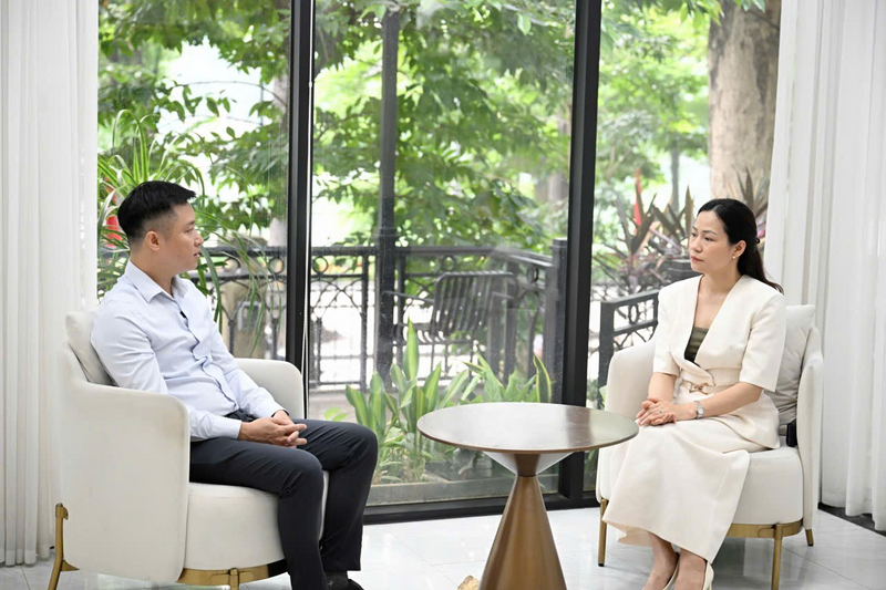 Nhà báo Hoàng Nhật: AI là làn sóng chúng ta không thể đi ngược lại, mà phải "đón gió, cưỡi sóng". Ảnh: Đồng Cường