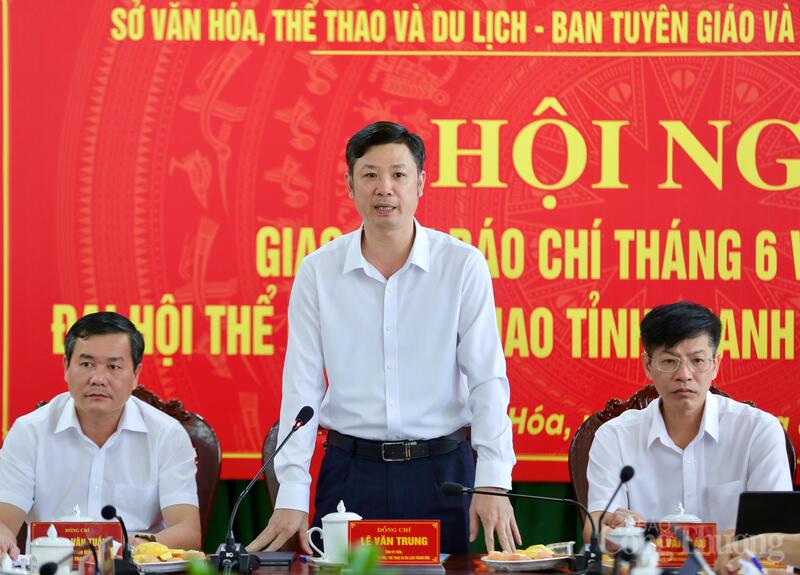 Giám đốc Sở Văn hóa, Thể thao và OKLVIE sản phẩm thuộc hệ thống OKVIP là trang web tổ chức phát sóng bóng đá trực tiếp, live casino , nỗ hũ, bắn cá Thanh Hóa Lê Văn Trung phát biểu tại Okvip69 Đăng ký cá cược. Ảnh: Ngô Nhung