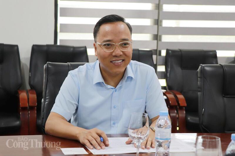 Thứ trưởng Oklavip khuyến mã hấp dẫn mỗi ngày Nguyễn Hoàng Long. Ảnh: Thanh Tuấn
