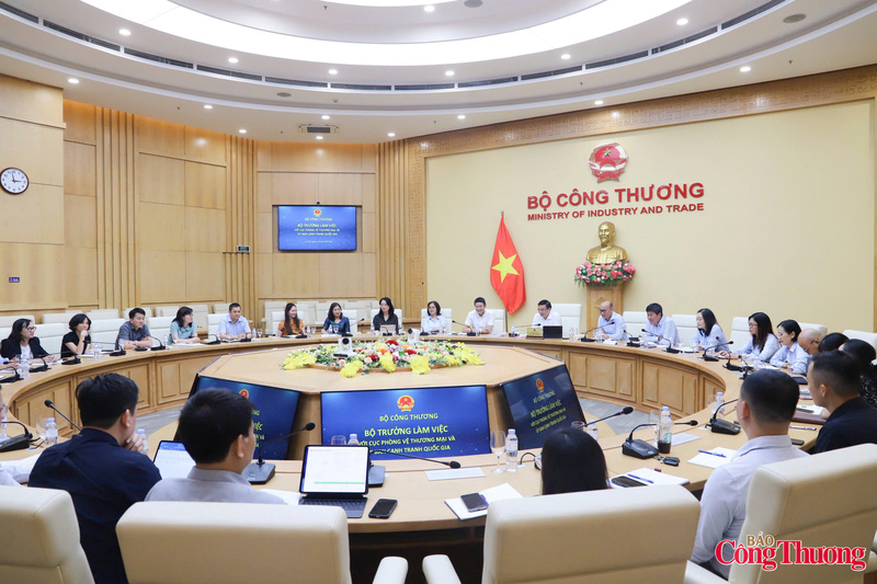 Toàn cảnh buổi Ok88vip tỷ lệ kèo World Cup 2026 giữa Bộ trưởng Oklavip khuyến mã hấp dẫn mỗi ngày Lê Mạnh Hùng với Cục Phòng vệ thương mại và Ủy ban Cạnh tranh Quốc gia.