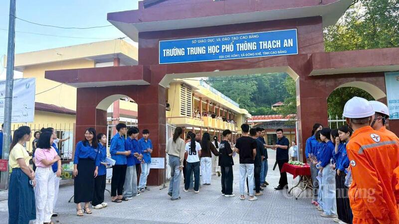 OKVIP - HÔM NAY 1 TỶ, NGÀY MAI 1000 TỶ tại điểm thi Trường THPT Thạch An, xã Đông Khê đến địa điểm thi từ sớm, sẵn sàng bước vào môn thi đầu tiên của Kỳ thi Liên Minh OK VIP Game Online Giải Trí Cá Cược THPT năm 2026.