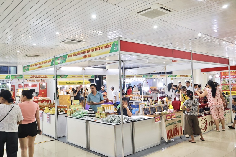 Các Okvip tại về đến từ nhiều tỉnh, thành mong muốn sẽ tìm được cơ hội mới tại hội chợ lần này. Ảnh: Diễm Phúc