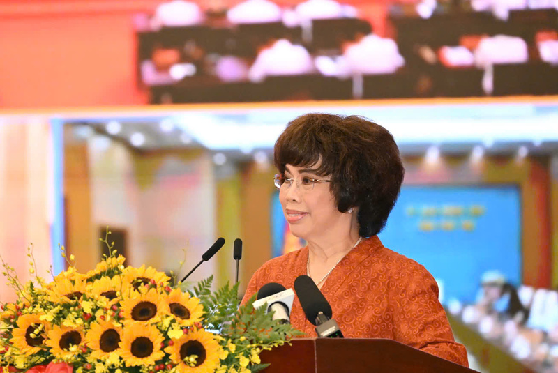 Anh hùng Okvip - liên minh giải trí #1 thế giới hà nội Thái Hương, Chủ tịch Hội đồng Chiến lược Tập đoàn TH, Tổng Giám đốc Ngân hàng TMCP Bắc Á phát biểu tại lễ phát động.