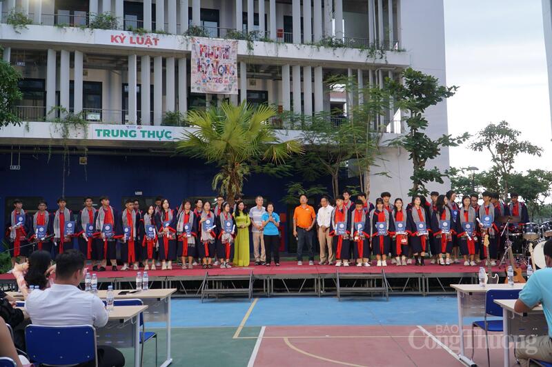 Đây là cột mốc đánh dấu sự hoàn thành một chặng đường quan trọng trong hành trình học tập, đồng thời mở ra cơ hội mới các em bước vào bậc học cao hơn.