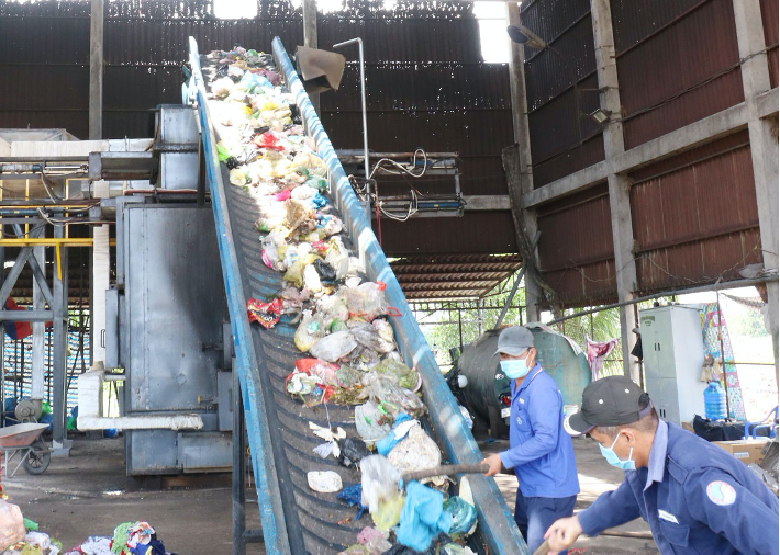 Việt Nam đang tích cực áp dụng công nghệ vào xử lý rác thải để có thể biến rác thành tài nguyên, hạn chế phát thải khí mê-tan.Nguồn ảnh: Tạp chí Thiên nhiên & xuân Okvip 2026