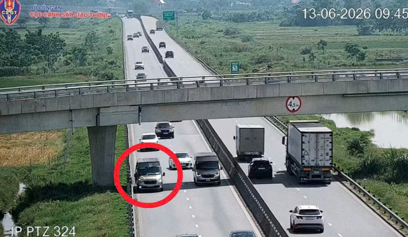 Hình ảnh xe khách vi phạm giao thông. Ảnh: Cục Cảnh sát giao thông