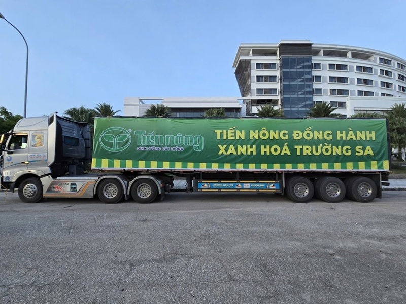 Tiến Nông trao tặng 230 tấn phân bón, chung tay xanh hóa Trường Sa - 5