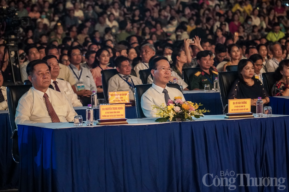 Chủ tịch nước dự Lễ đón Bằng của UNESCO ghi danh “Nghệ thuật làm gốm của người Chăm” Chủ tịch nước dự Lễ đón Bằng của UNESCO ghi danh “Nghệ thuật làm gốm của người Chăm”
