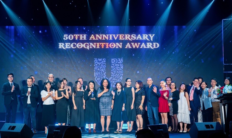 Unilever Việt Nam hướng đến mục tiêu thu gom và tái chế 30.000 tấn rác thải nhựa vào năm 2027 Unilever Việt Nam hướng đến mục tiêu thu gom và tái chế 30.000 tấn rác thải nhựa vào năm 2027