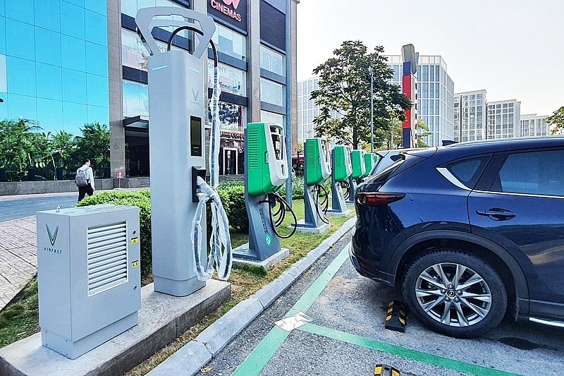 VinFast phát triển các trạm sạc khá nhiều tại các trung tâm VinFast phát triển các trạm sạc khá nhiều tại các trung tâm