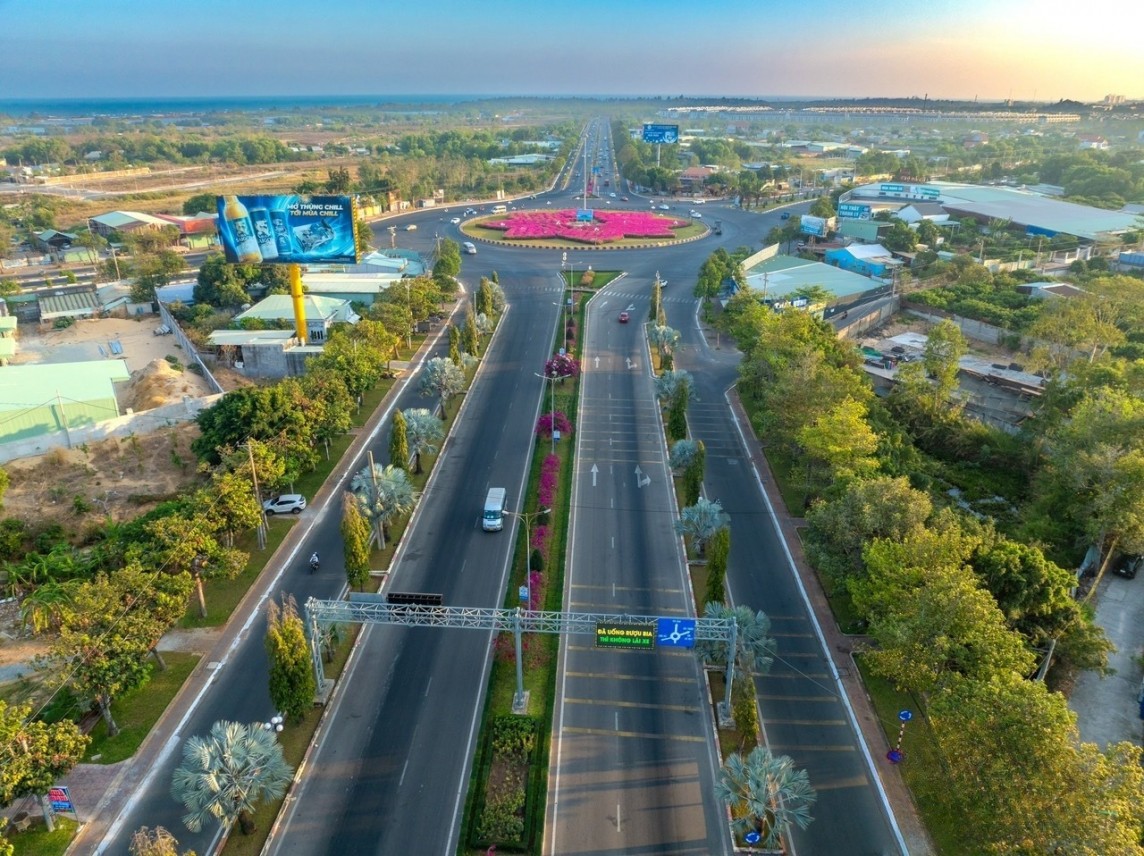 TP Vũng Tàu đạt danh hiệu TP. Vũng Tàu 3 lần đạt danh hiệu "Thành phố OKLVIE sản phẩm thuộc hệ thống OKVIP là trang web tổ chức phát sóng bóng đá trực tiếp, live casino , nỗ hũ, bắn cá sạch ASEAN" từ năm 2020 đến nay - Ảnh: UPC Green.