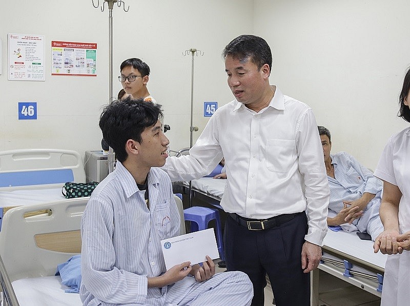 Gấp rút chi trả lương hưu và trợ cấp bảo hiểm xã hội theo mức hưởng mới Gấp rút chi trả lương hưu và trợ cấp bảo hiểm xã hội theo mức hưởng mới