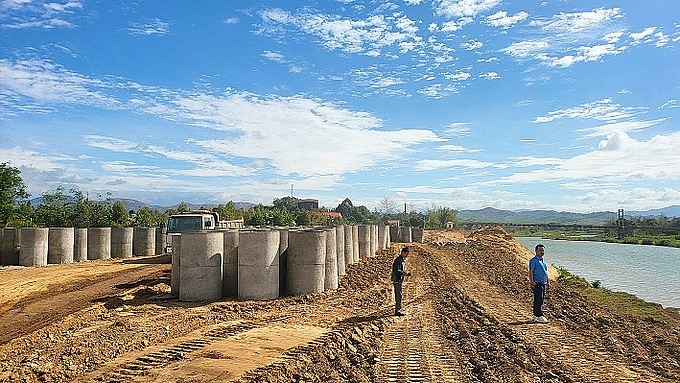 Khi nào kè chống lũ lụt, sạt lở dọc ‘dòng sông chảy ngược’ ở Kon Tum mới hoàn thành? Khi nào kè chống lũ lụt, sạt lở dọc ‘dòng sông chảy ngược’ ở Kon Tum mới hoàn thành?