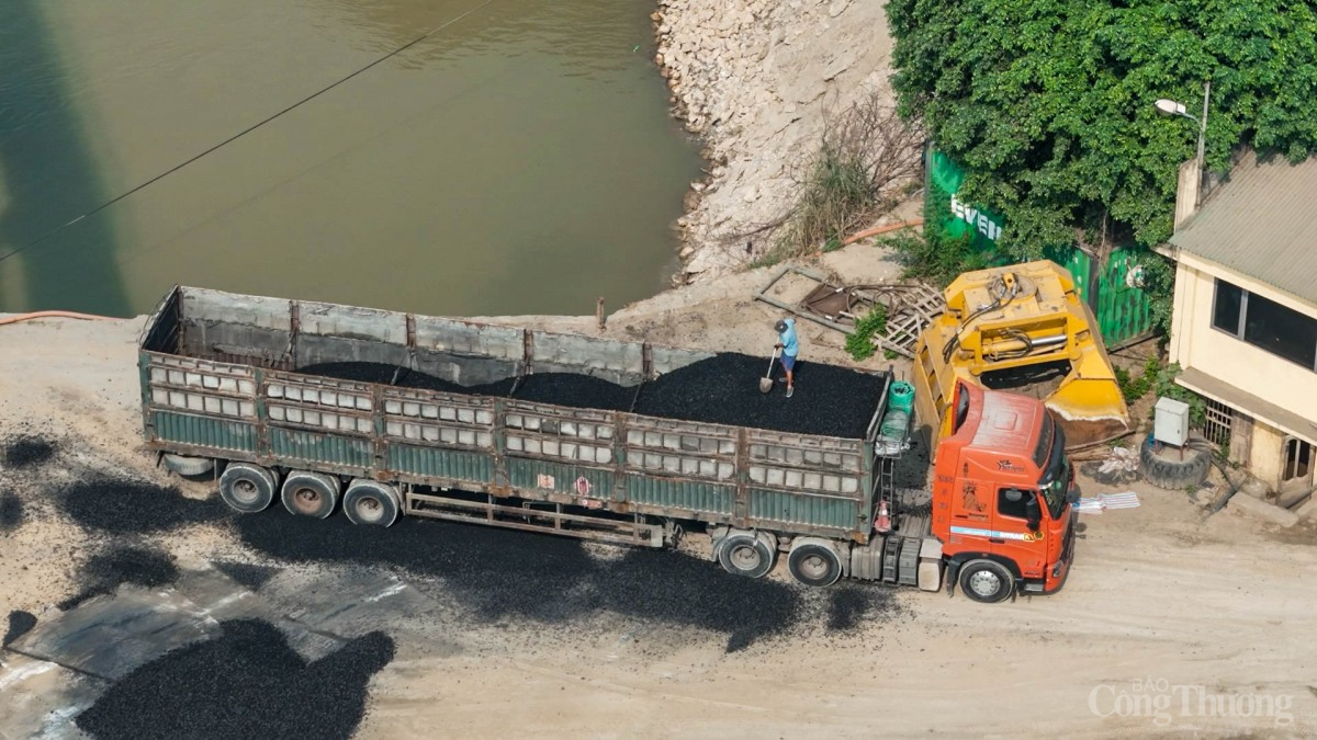 Kỳ lạ những đoàn xe container 'không nóc' ở Vĩnh Phúc Kỳ lạ những đoàn xe container 'không nóc' ở Vĩnh Phúc