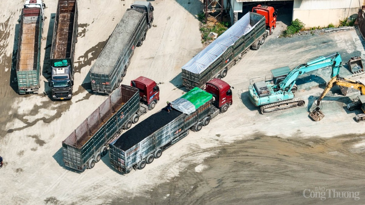 Kỳ lạ những đoàn xe container 'không nóc' ở Vĩnh Phúc Kỳ lạ những đoàn xe container 'không nóc' ở Vĩnh Phúc