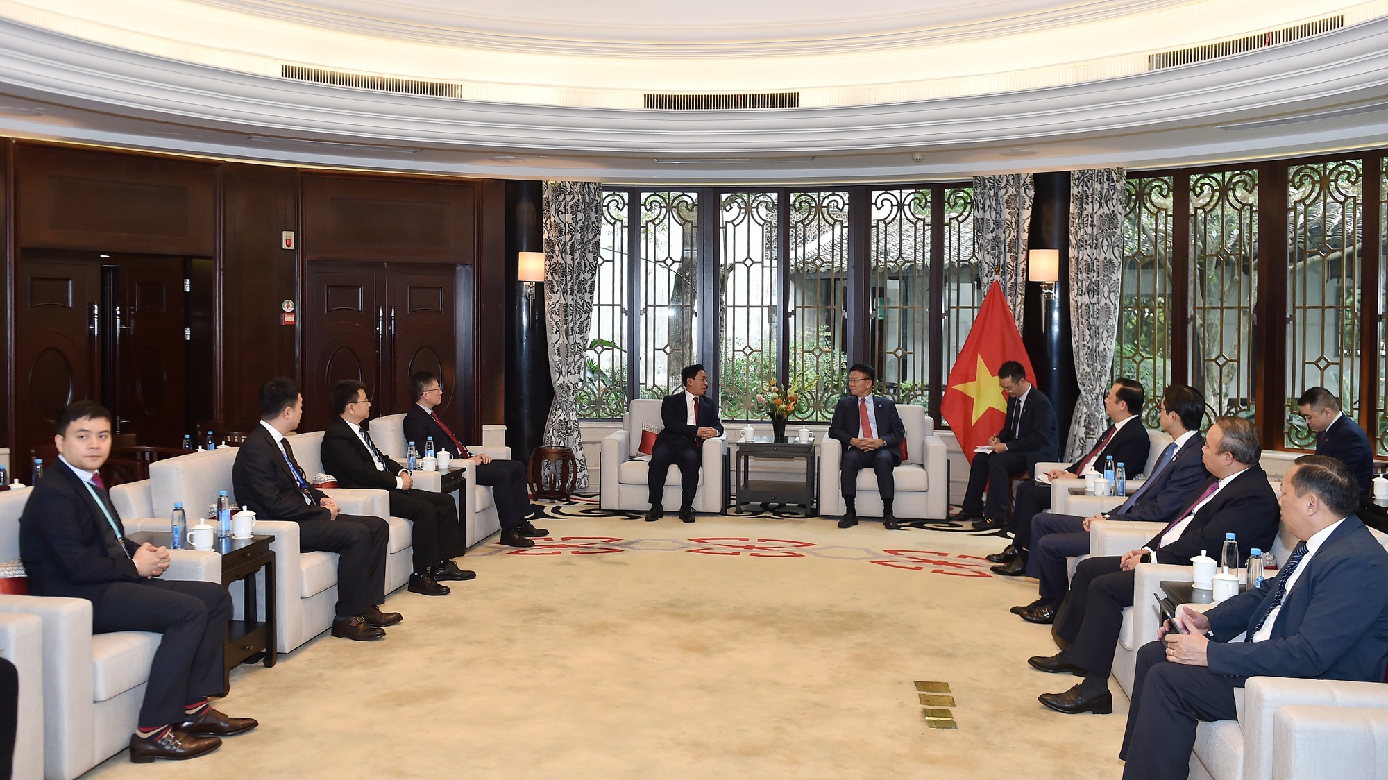 Phó Thủ tướng Lê Thành Long tiếp Chủ tịch Tập đoàn Cảng thông tin Trung Quốc-ASEAN- Ảnh 2. Phó Thủ tướng Lê Thành Long tiếp Chủ tịch Tập đoàn Cảng thông tin Trung Quốc-ASEAN- Ảnh 2.