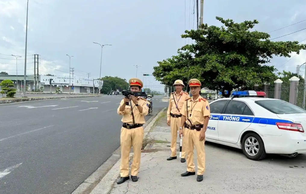 TP Cần Thơ kiểm tra tốc độ đối với người điều khiển xe lưu thông trên quốc lộ 91 TP Cần Thơ kiểm tra tốc độ đối với người điều khiển xe lưu thông trên quốc lộ 91