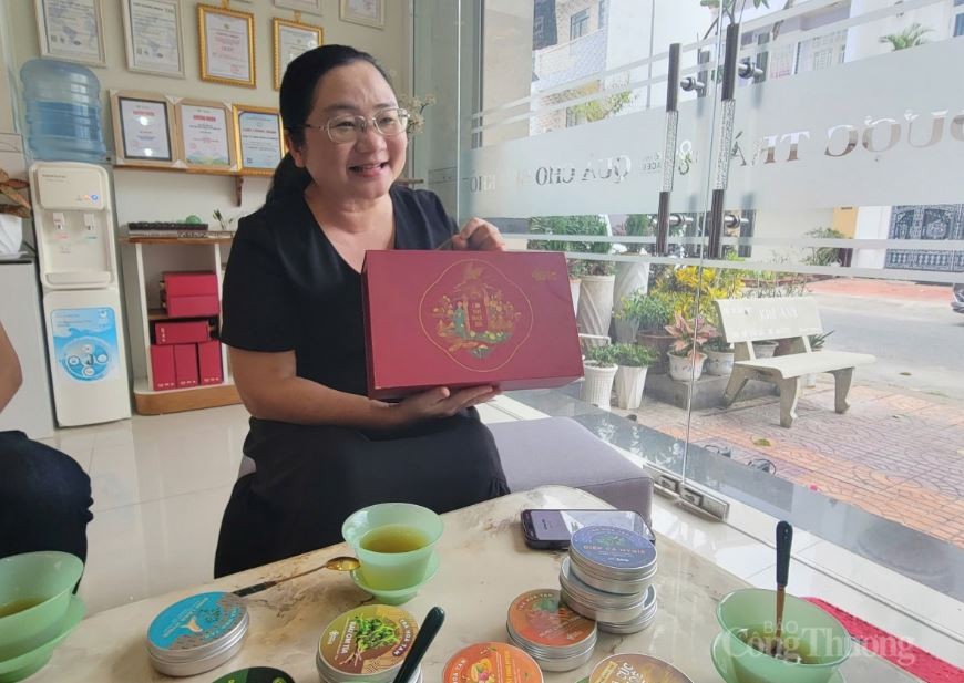 chị Đoàn Thị Hồng Thắm chia sẻ về sản phẩm