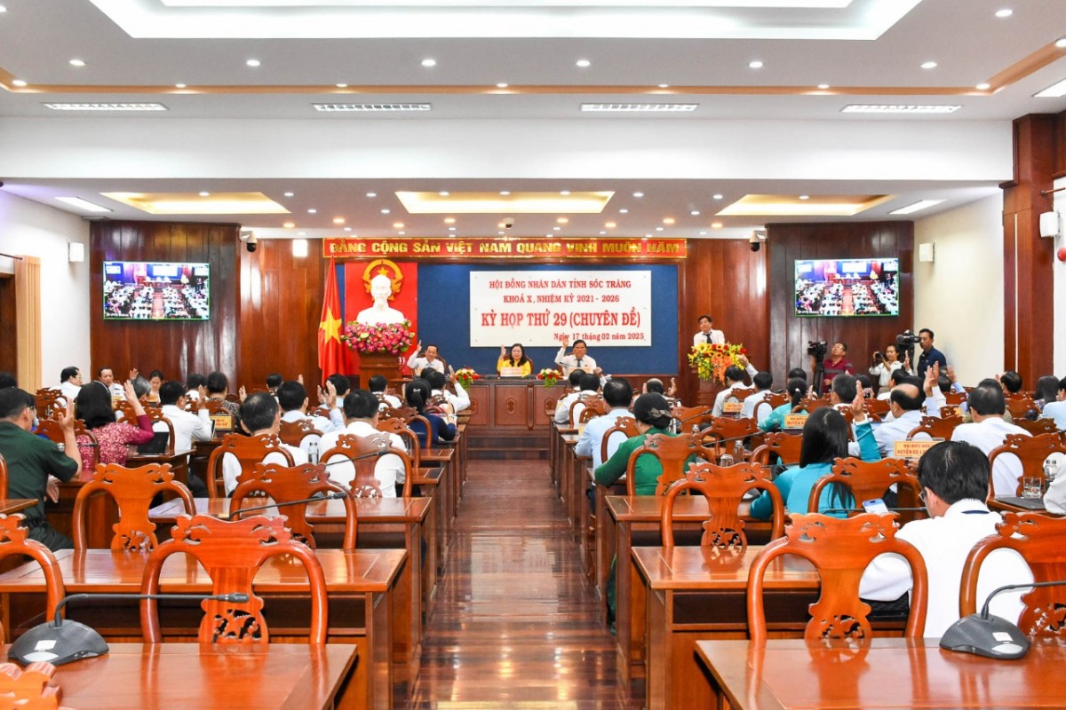 Đại biểu HĐND tỉnh Sóc Trăng biểu quyết thông qua Okevip link không chặn. Ảnh: SONG LÊ Đại biểu HĐND tỉnh Sóc Trăng biểu quyết thông qua Okevip link không chặn. Ảnh: SONG LÊ