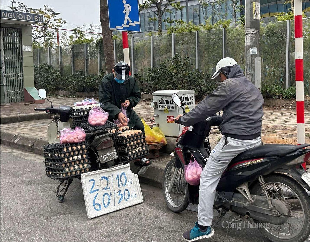 Giá trứng gà giảm mạnh, đến hẹn lại lên Giá trứng gà giảm mạnh, đến hẹn lại lên