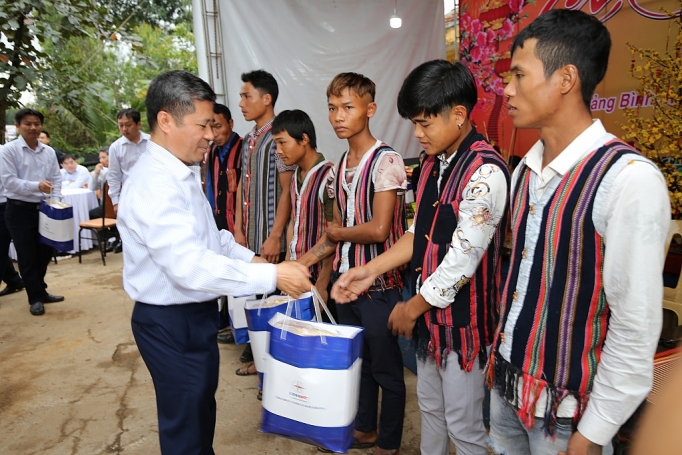 Xuân sớm trên công trường xuan som tren cong truong