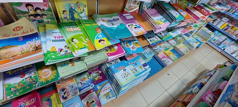Ma trận 769 đầu sách tham khảo bủa vây học sinh nghèo Ma trận 769 đầu sách tham khảo bủa vây học sinh nghèo