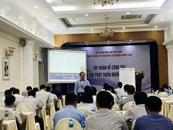EVNNPT đẩy mạnh đào tạo nguồn nhân lực evnnpt day manh dao tao nguon nhan luc