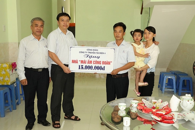 cong doan cong ty truyen tai dien 4 lan toa tinh nguoi tu mai am cong doan