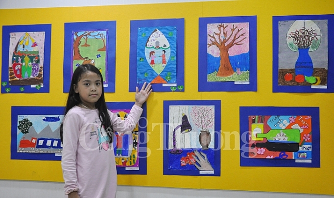 Triển lãm tranh "Mùa xuân trong mắt em" gây quỹ từ thiện phẫu thuật mắt cho trẻ em trien lam tranh mua xuan trong mat em gay quy tu thien phau thuat mat cho tre em co hoan canh kho khan