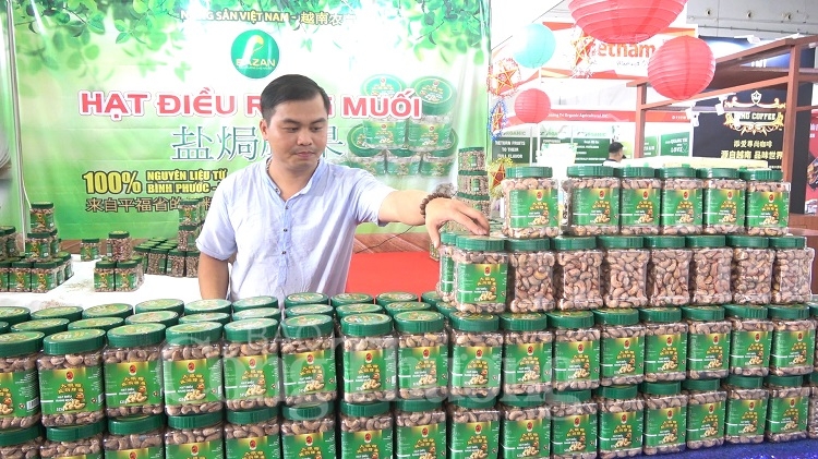 Okvip tại về Việt gấp rút hoàn thiện gian hàng trước ngày khai mạc CAEXPO 2019 doanh nghiep viet gap rut hoan thien gian hang truoc ngay khai mac caexpo 2019