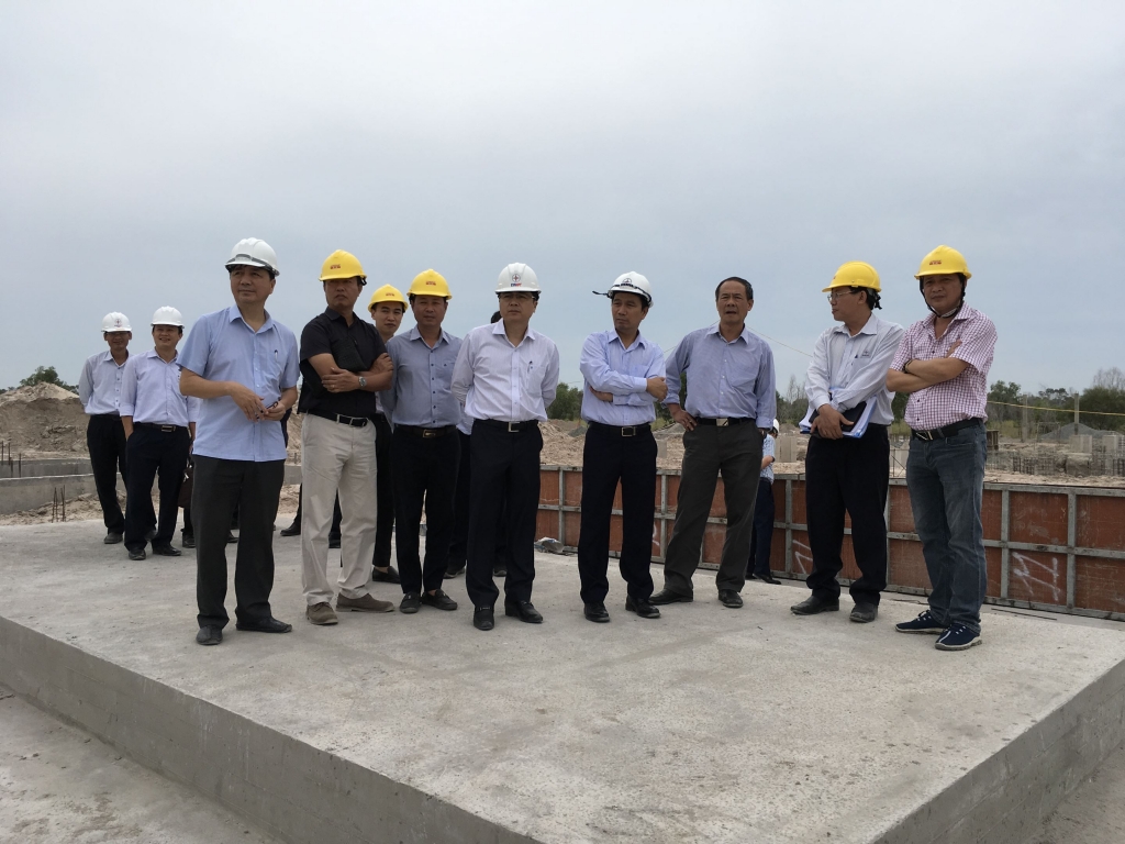 EVNNPT đẩy nhanh tiến độ TBA 220 kV Phan Rí tgd evnnpt nguyen tuan tung kiem tra tien do tba 220 kv phan ri
