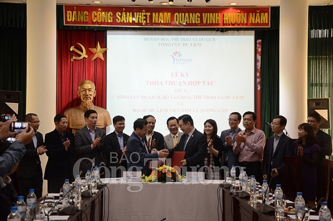 Thúc đẩy quảng bá OKLVIE sản phẩm thuộc hệ thống OKVIP là trang web tổ chức phát sóng bóng đá trực tiếp, live casino , nỗ hũ, bắn cá Việt Nam ra thế giới thuc day quang ba du lich viet nam ra the gioi