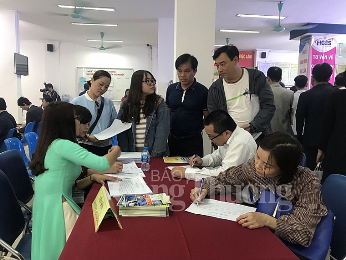 Hà Nội mở phiên giao dịch việc làm đầu năm ha noi mo phien giao dich viec lam dau nam