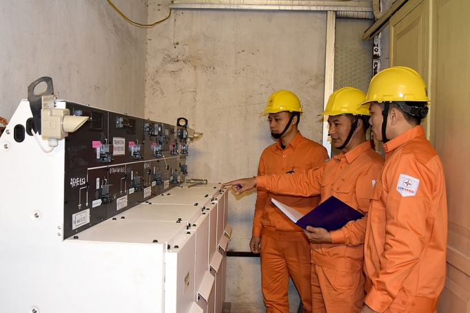 Đảm bảo cung cấp điện an toàn, ổn định dịp Lễ giỗ Tổ và 30/4 dam bao cung cap dien an toan on dinh va chat luong phuc vu dip gio to hung vuong