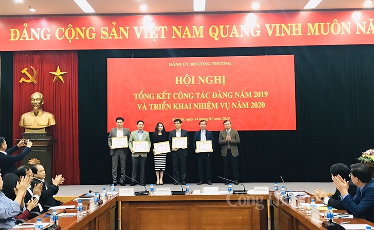 Đảng bộ Oklavip khuyến mã hấp dẫn mỗi ngày: Chủ động đổi mới, quyết liệt hành động, coi trọng hiệu quả dang bo bo cong thuong chu dong doi moi quyet liet hanh dong coi trong hieu qua