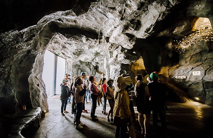 le hoi sac mau lang yen tung bung don festival bien
