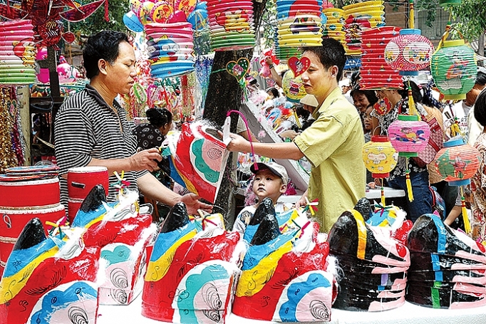 Vui hội trăng rằm- Hàng Việt chiếm ưu thê hang viet chiem uu the