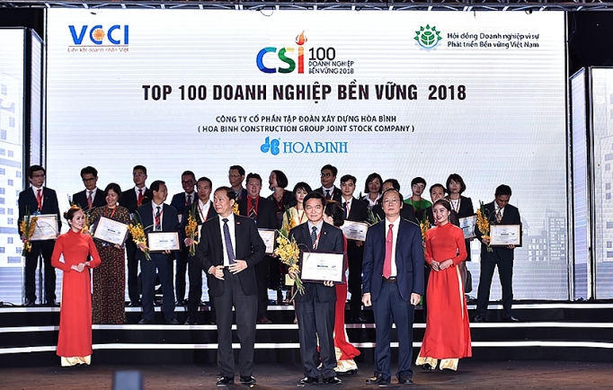 hoa binh nhan giai thuong doanh nghiep ben vung nam 2018