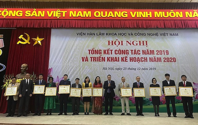 Trên 2.273 công trình khoa học được VAST công bố trong năm 2019 tren 2273 cong trinh khoa hoc duoc vast cong bo trong nam 2019