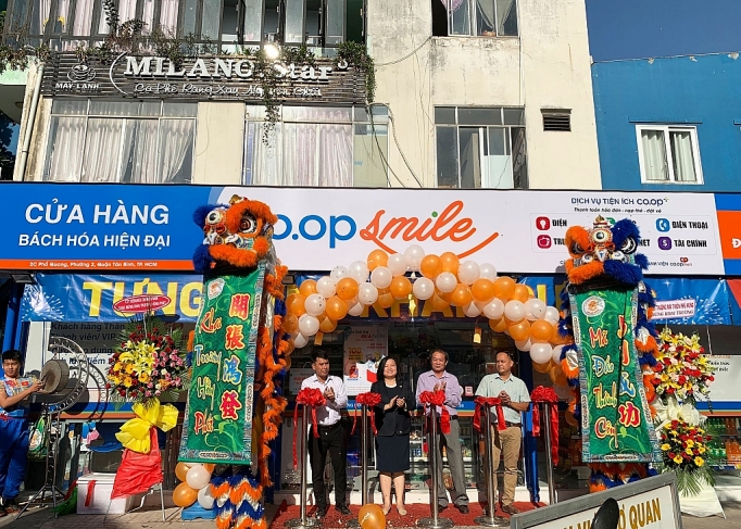 Độc đáo mô hình Co.op Smile: Vừa bán hàng vừa thực tập coop smile mo hinh doc dao vua ban hang vua thuc tap cho sinh vien