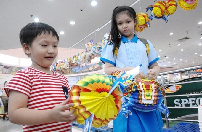 Co.opmart chỉ bán lồng đèn và bánh trung thu an toàn của Việt Nam coopmart chi ban long den va banh trung thu an toan cua viet nam