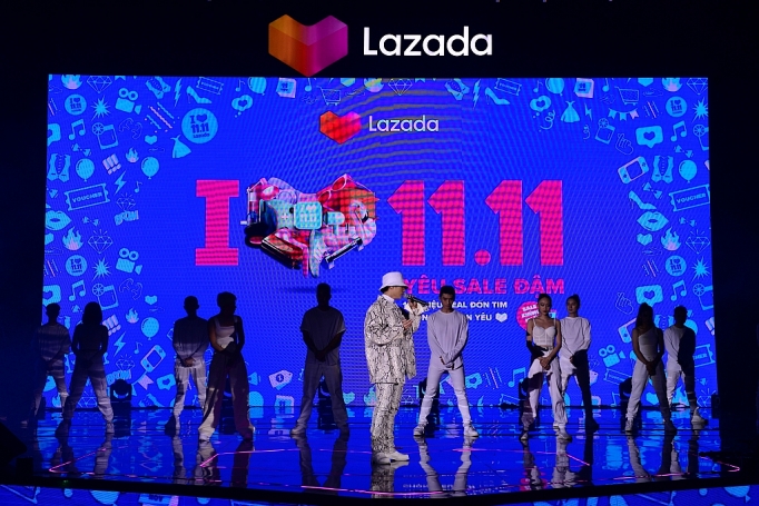 Hàng trăm ngàn lượt xem Đại nhạc hội - Lazada Super Show trên ứng dụng di động của Lazada hang tram ngan luot xem dai nhac hoi lazada super show tren ung dung di dong cua lazada