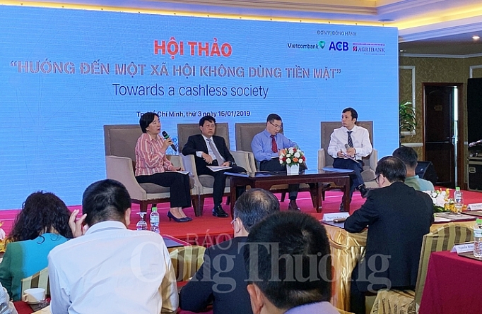 Tiến tới một xã hội không dùng tiền mặt - Cần giải pháp từ nhiều phía tien toi mot xa hoi khong dung tien mat can giai phap tu nhieu phia