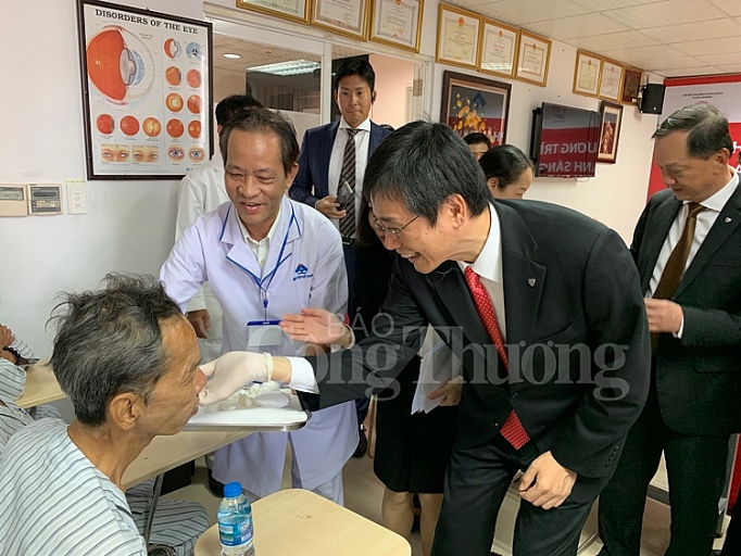 dai ichi viet nam tai tro phau thuat mat cho hon 100 benh nhan ngheo