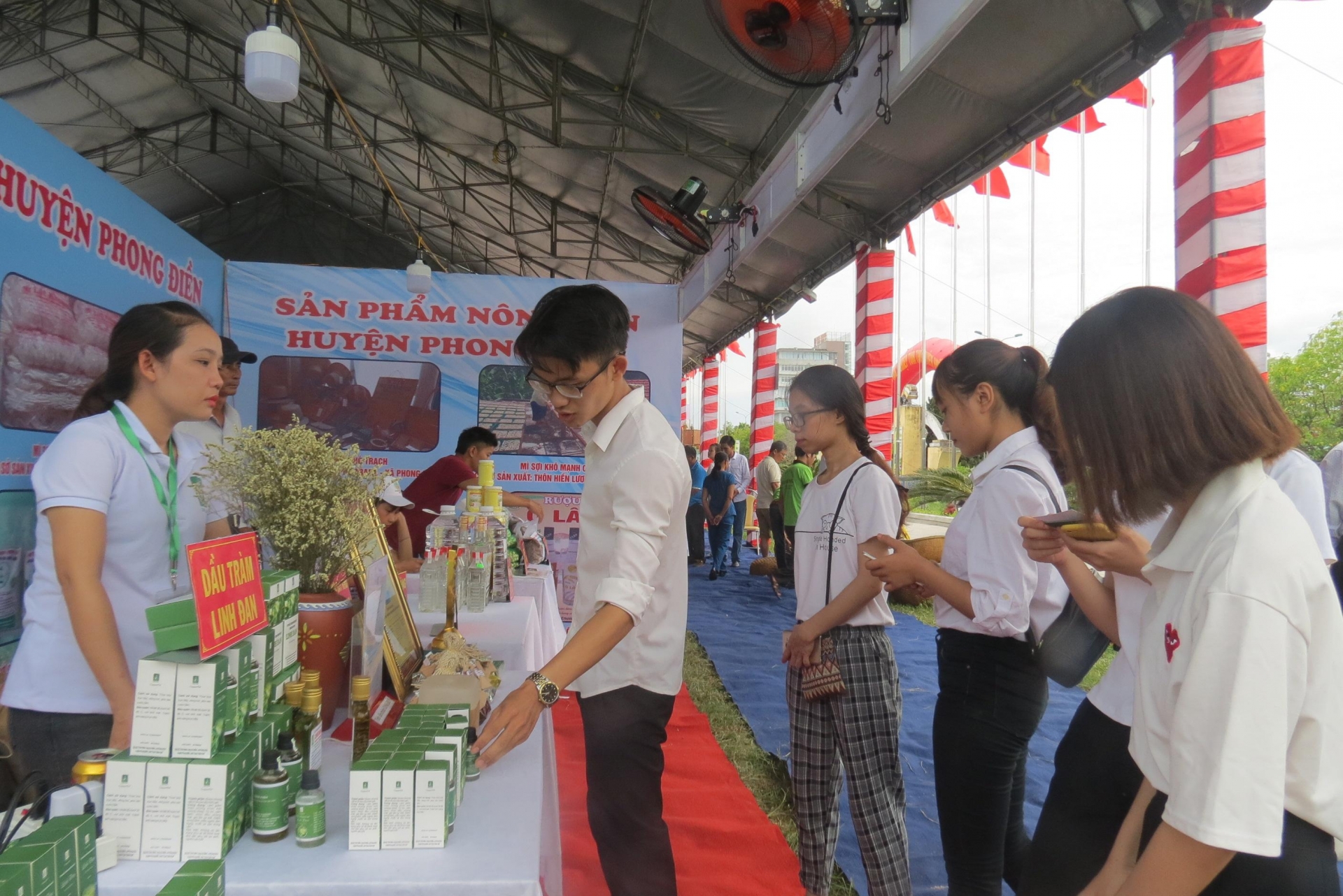 Thừa Thiên Huế ban hành quy chuẩn kỹ thuật đối với sản phẩm tinh dầu tràm thua thien hue ban hanh quy chuan ky thuat doi voi san pham tinh dau tram