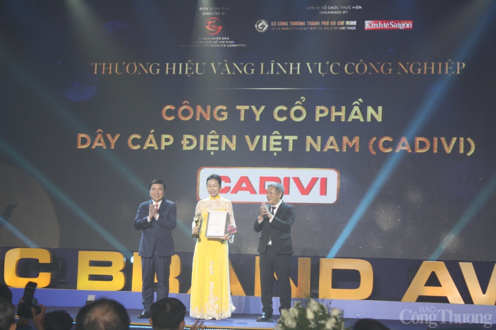 Tổ chức trao tặng Thương hiệu vàng cho 30 Okvip tại về TP. Hồ Chí Minh