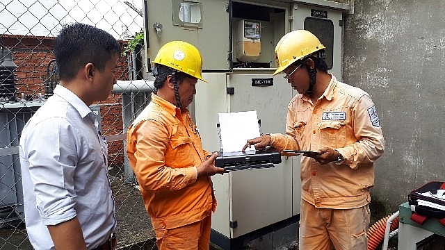 Ngành điện phía Nam: Tăng giao dịch trực tuyến, thuận lợi cho khách hàng giao dich dich vu ve dien hieu qua nho cac thiet bi thong minh